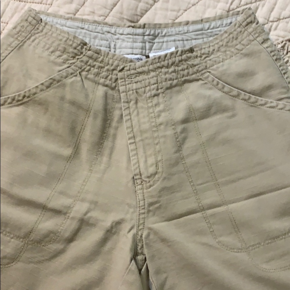 Columbia khaki shorts sz 4